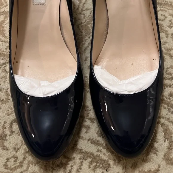 L.K. Bennett “The Kate Middleton shoe” navy worn twice size 37 1/2 - Picture 2 of 3